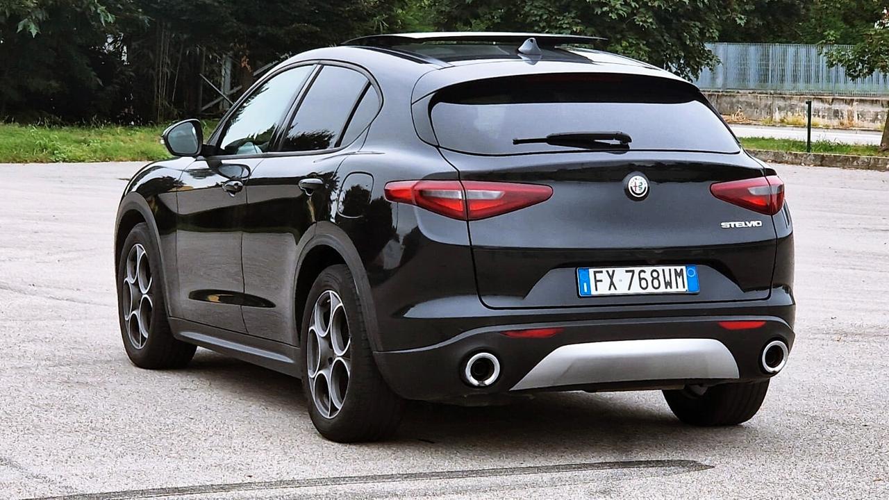 Alfa Romeo Stelvio 2.2 Turbodiesel 160 CV AT8 Tetto