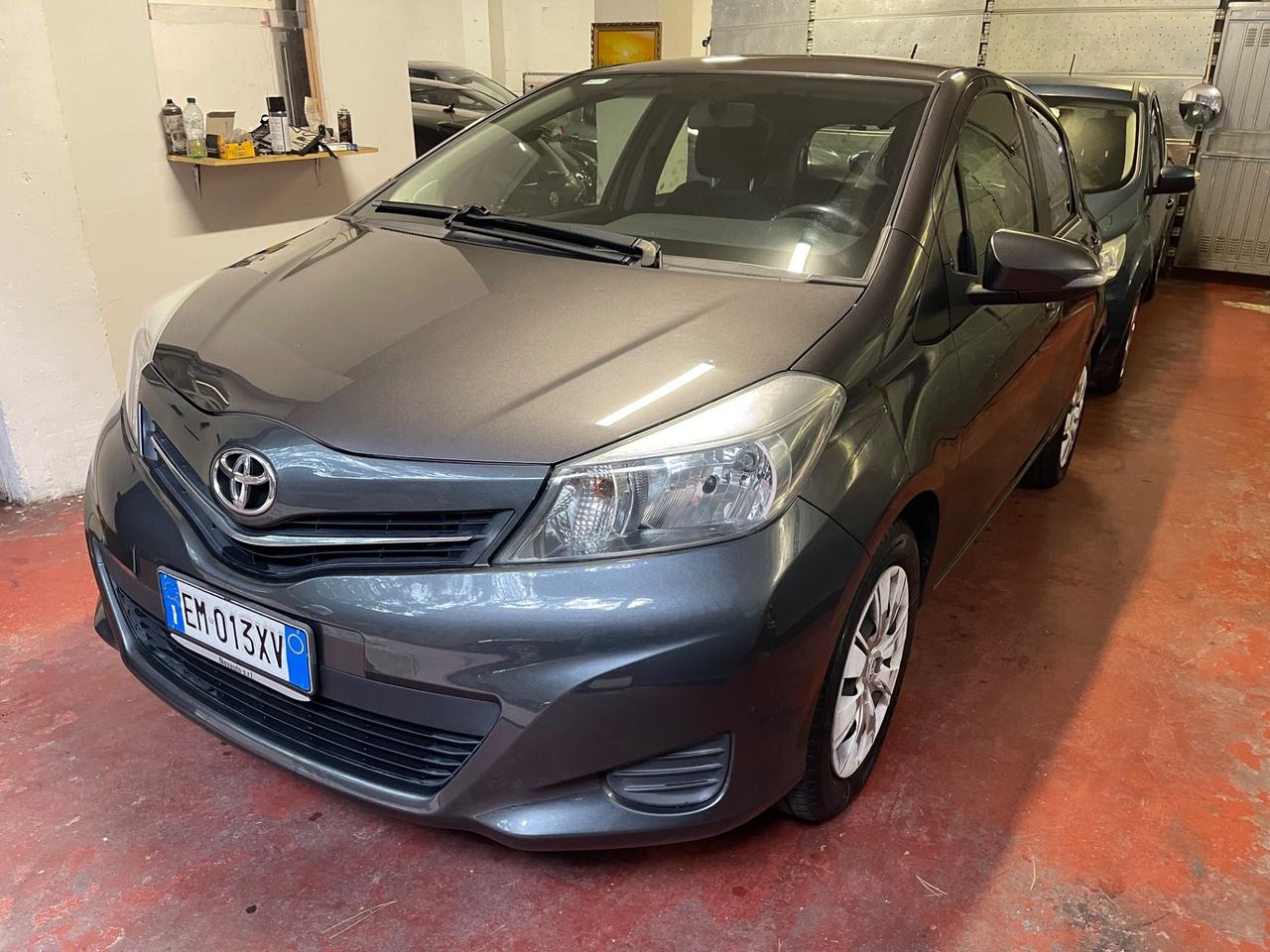 Toyota Yaris 1.0 5 porte Active