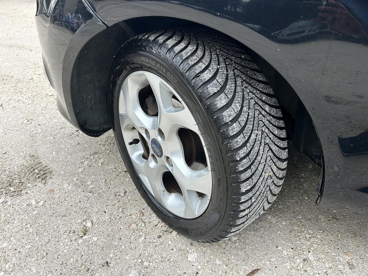 FORD FIESTA 1.4 97CV GPL 2032 UNICO P. IVA ESPOSTA