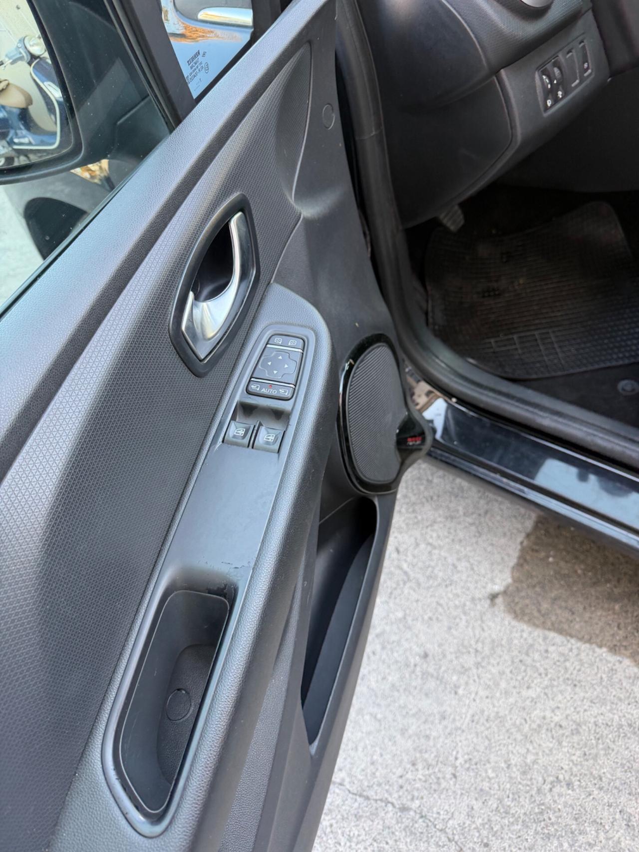 Renault Clio Sporter dCi 8V 90CV EDC Start&Stop Energy Intens