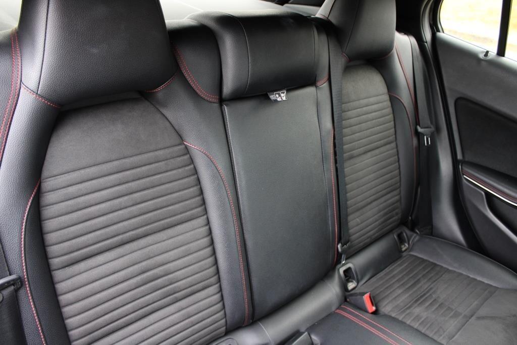 MERCEDES GLA 220 Aut. Premium * AMG