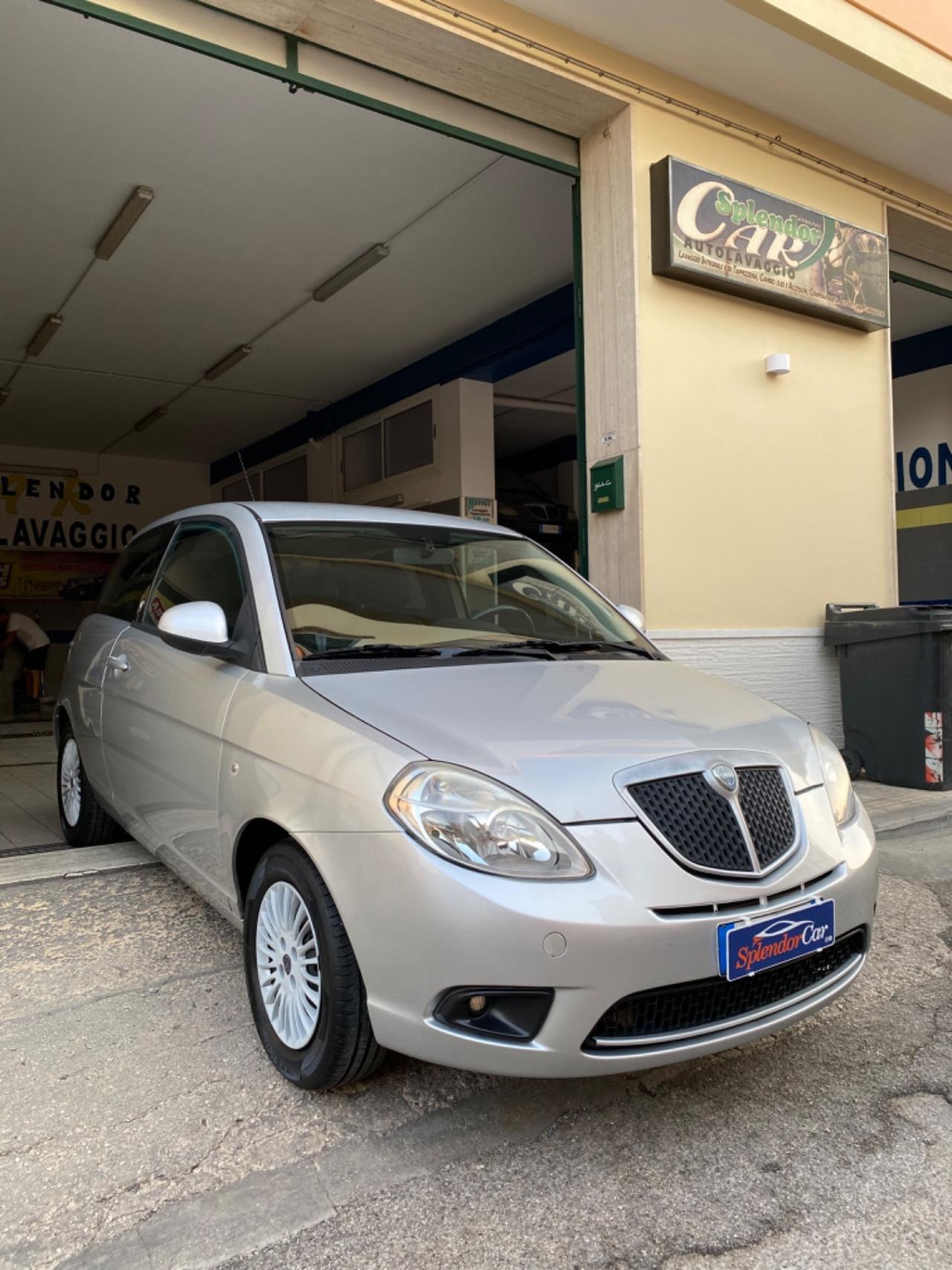 Lancia Ypsilon 1.2 Platino