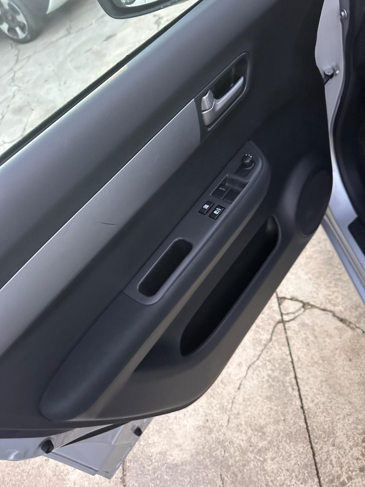 Suzuki Swift 1.3 DDiS 75CV GL Safety Pack