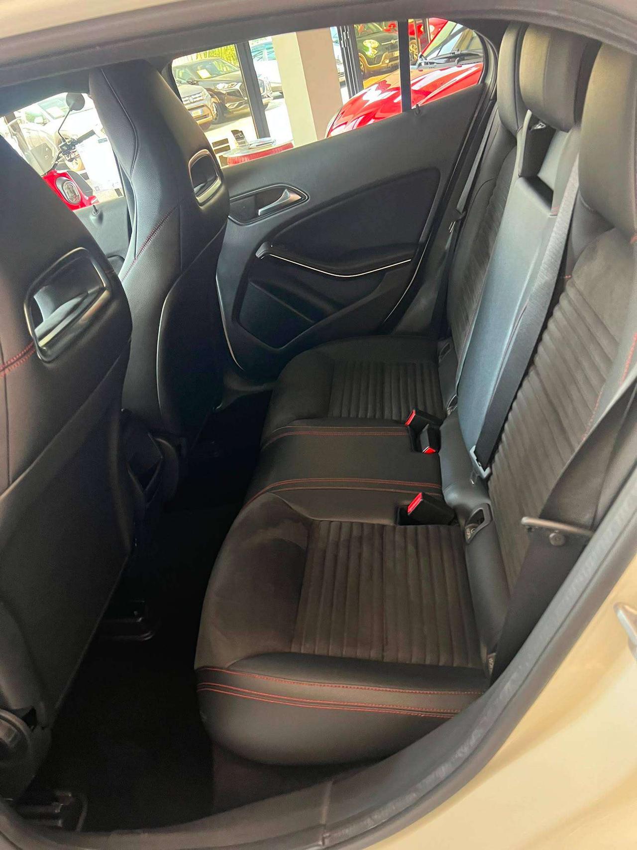 Mercedes-Benz GLA GLA-X156 d (cdi) Premium 4matic