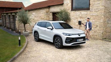 Volkswagen Tayron 1.5 tsi ehybrid 204CV