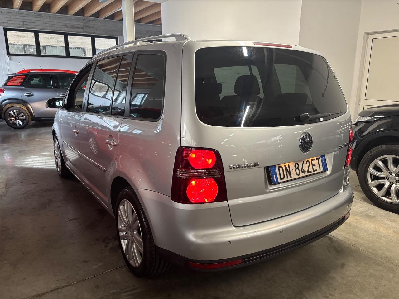Volkswagen Touran 2.0 TDI 7 POSTI