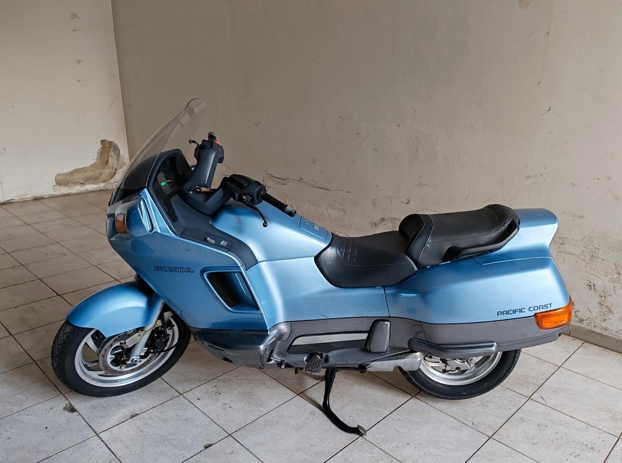 Honda PC 800 Pacific Coast