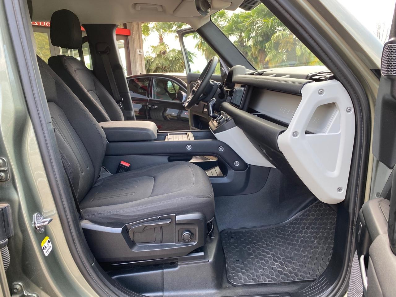 Land Rover Defender 110 2.0 SD4 AWD Auto 7 POSTI