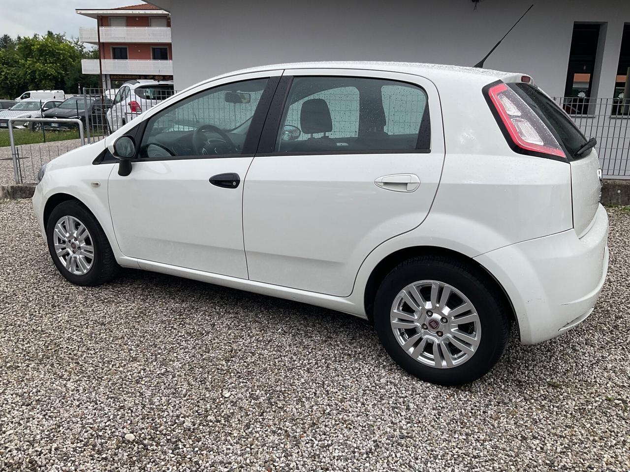 Fiat Punto 1.3 MJT II 75 CV 5 porte Virgin Radio