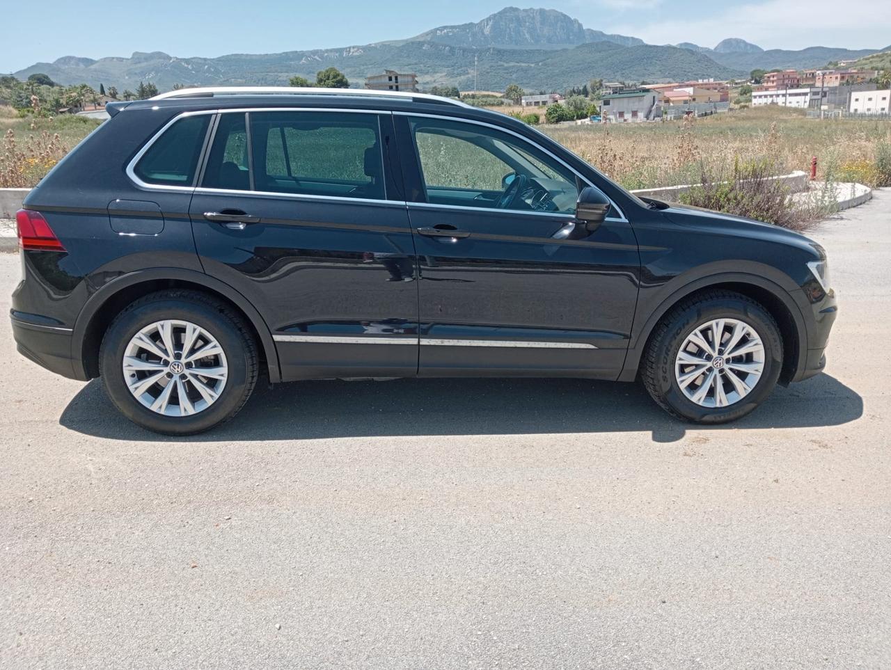 Volkswagen Tiguan 2.0 TDI SCR DSG 4MOTION Sport BMT