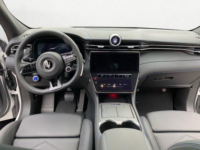 MASERATI Grecale MHEV 300 CV AWD MY25