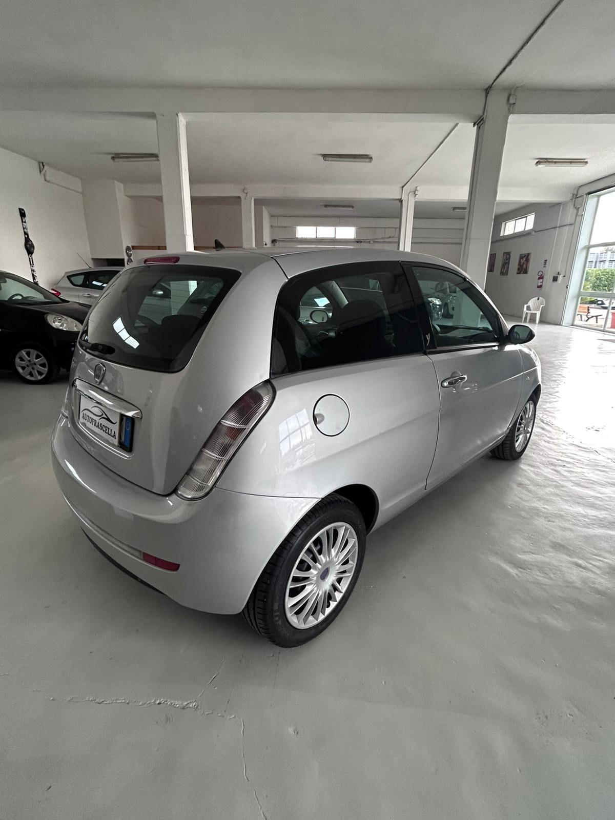 Lancia Ypsilon 1.2 Argento