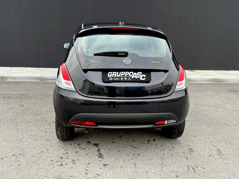 Lancia Ypsilon 1.0 firefly hybrid Gold s&s 70cv ADATTA NEOPATENTATI