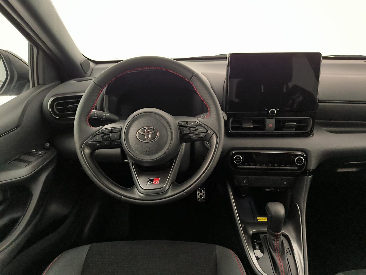 Toyota Yaris 1.5h 130 gr sport