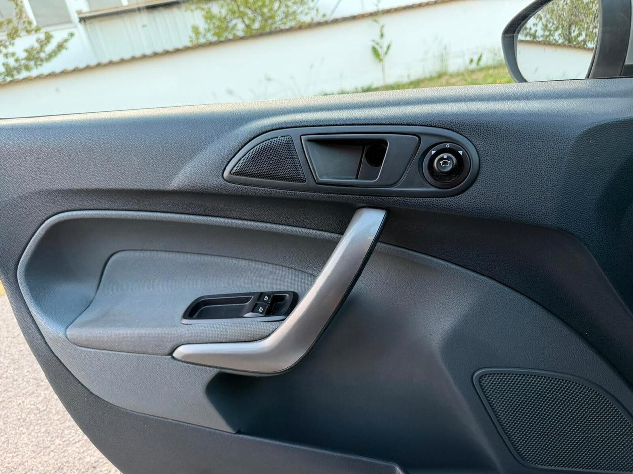 Ford Fiesta 1.2 82 CV 5 porte Titanium