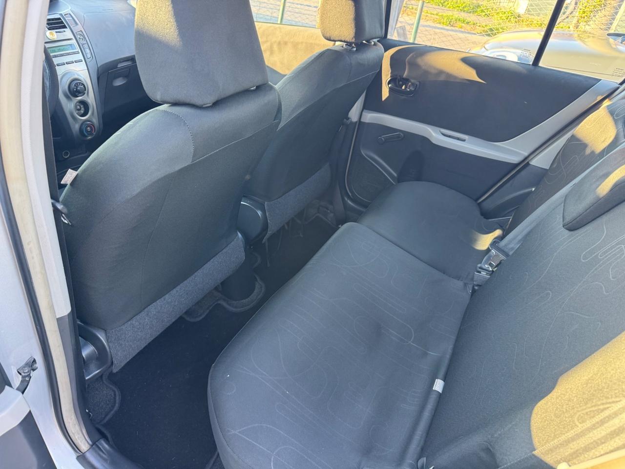 Toyota Yaris 1.0 5 porte Sol NEOPATENTATI