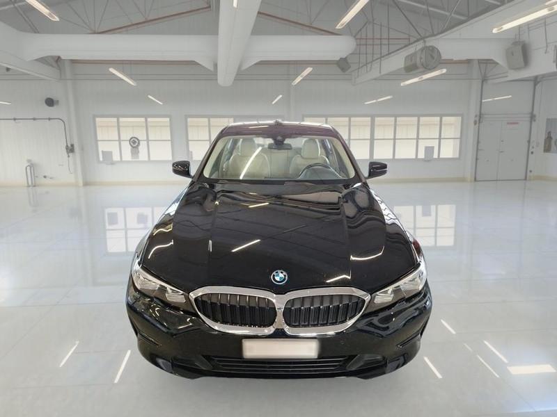 BMW 330 Business Advantage aut. 4 PORTE BERLINA