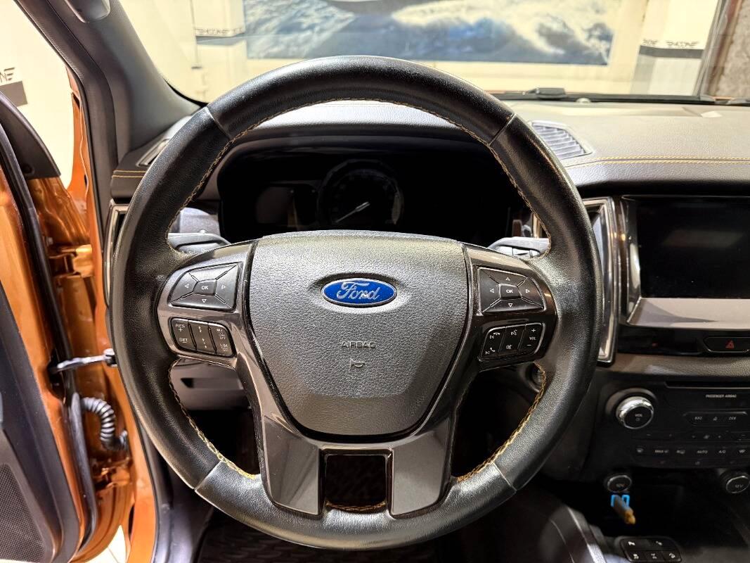 Ford Ranger 3.2 tdci double cab Wildtrak 200cv auto Autocarro 5 posti