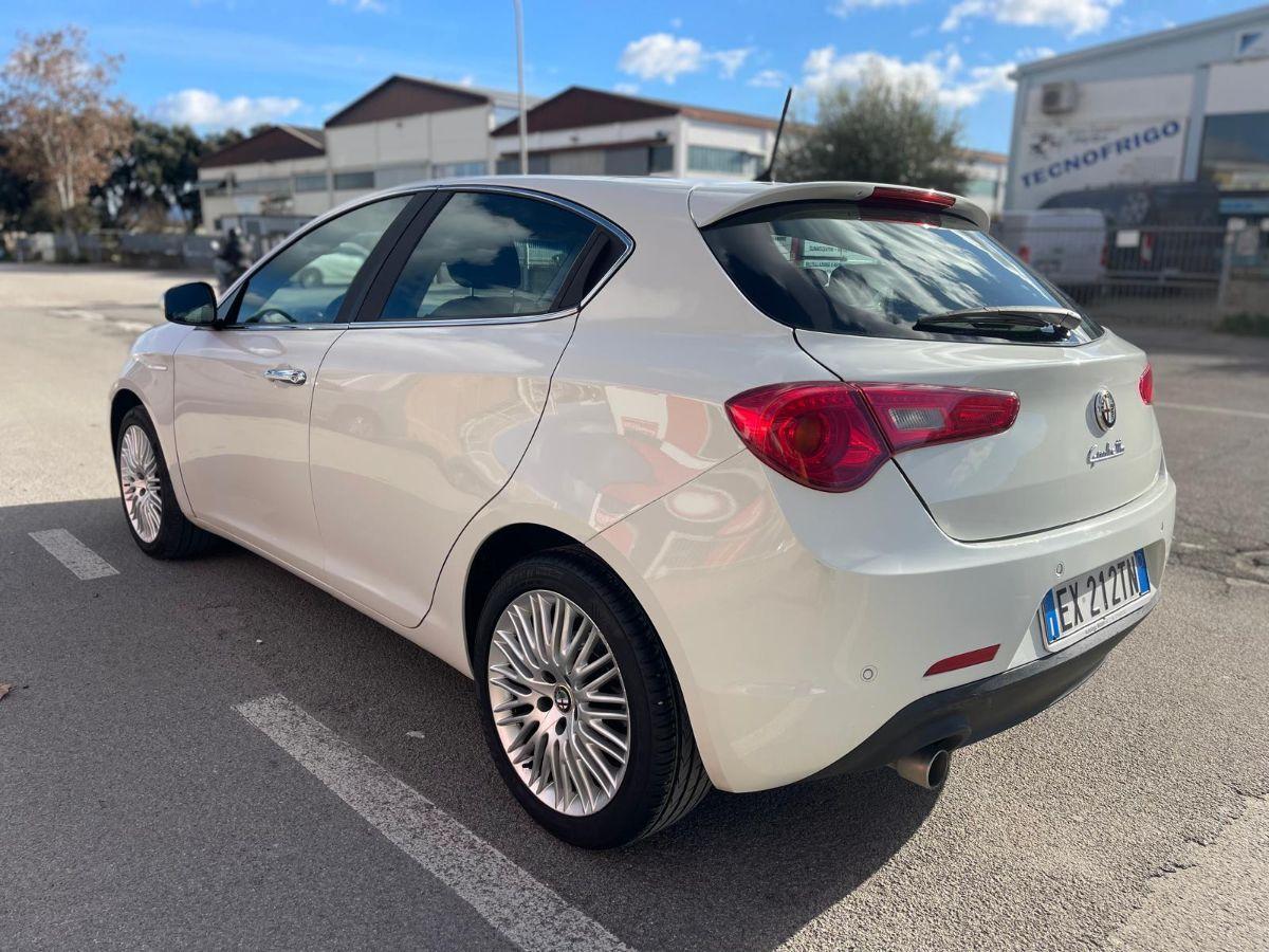 ALFA ROMEO - Giulietta - 1.6 JTDm-2 105 CV Exclusive