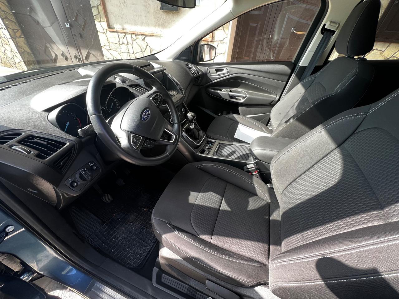 Ford Kuga 1.5 TDCI 120 CV S&S 2WD ST-Line