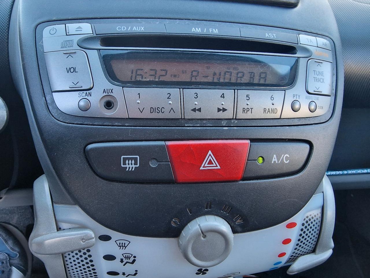 Toyota Aygo 1.0 GPL Now Connect