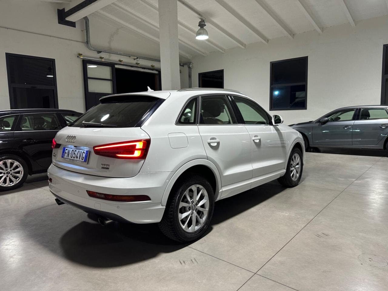 Audi Q3 2.0 TFSI 220 CV quattro S tronic Sport