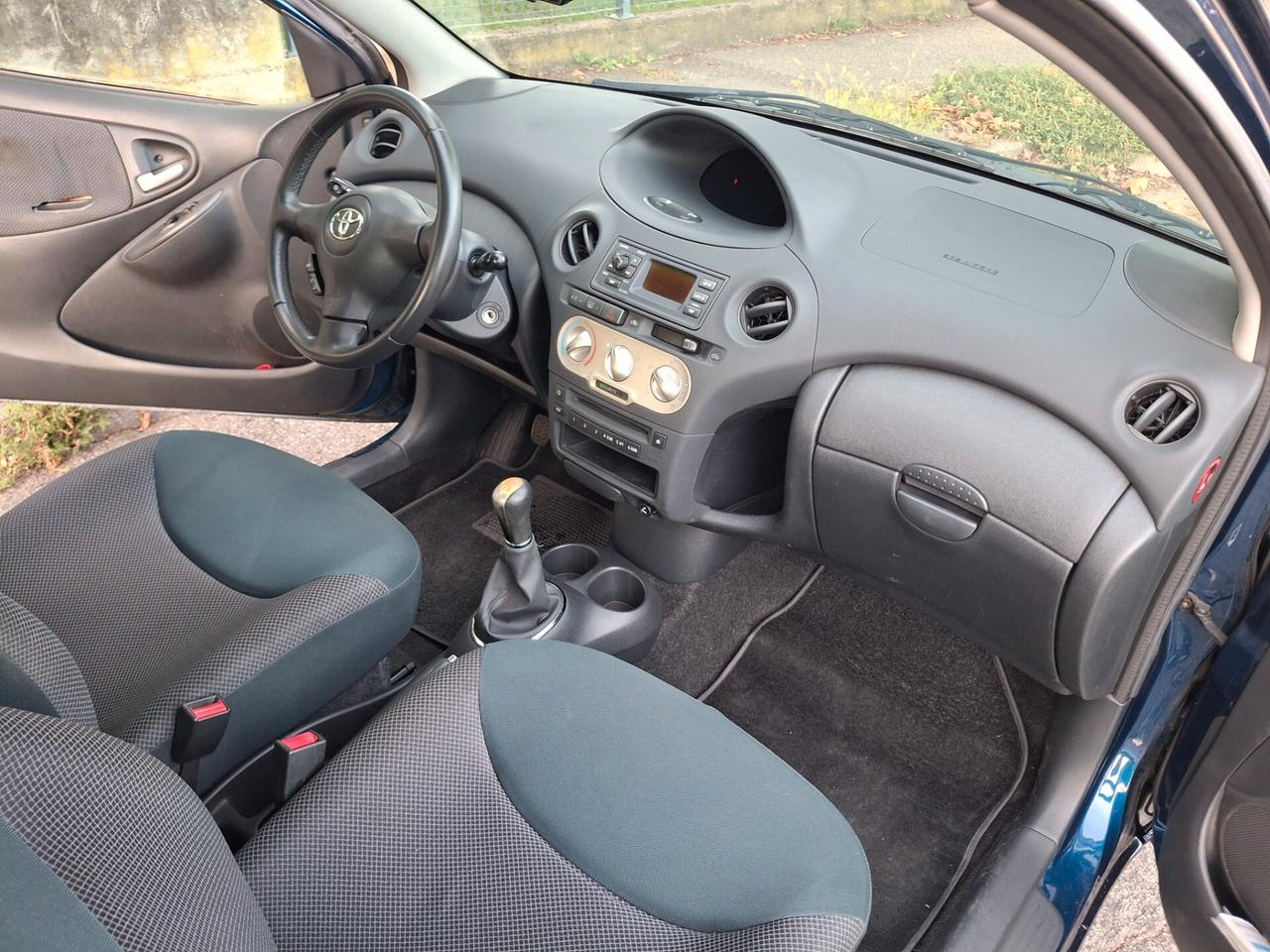Toyota Yaris 1.0 benzina