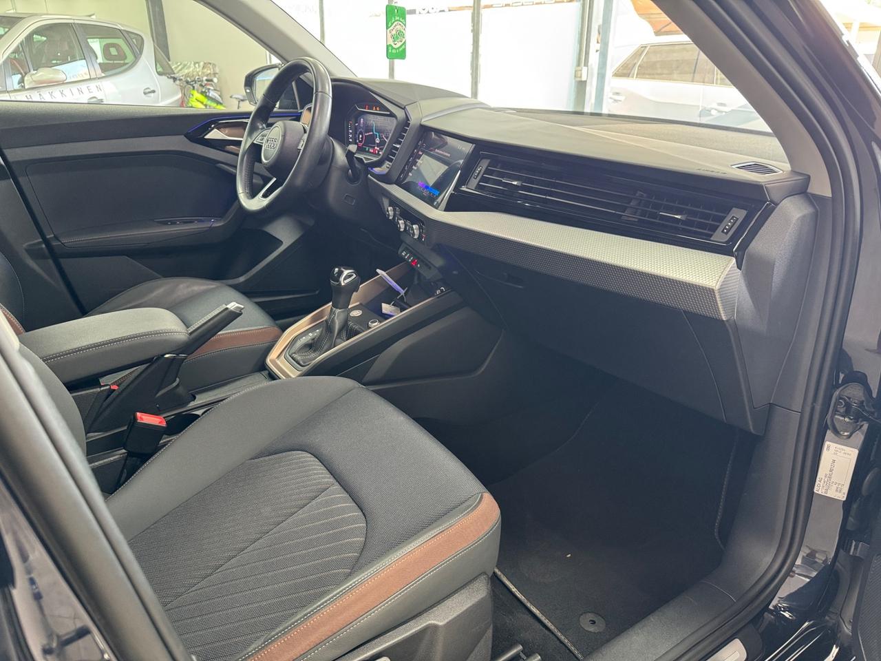 Audi A1 citycarver 30 TFSI S tronic Identity Contrast