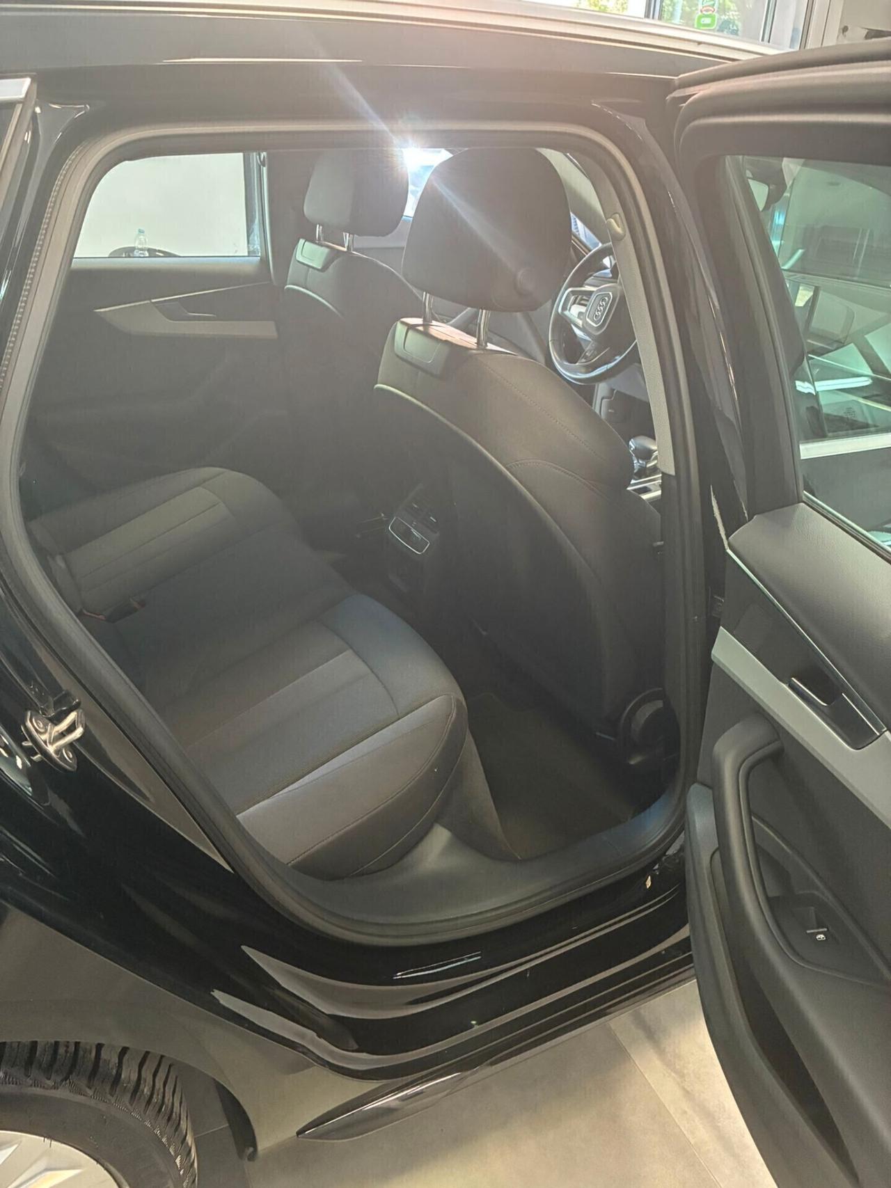 Audi A4 Avant 35 TDI/163 CV S tronic S line