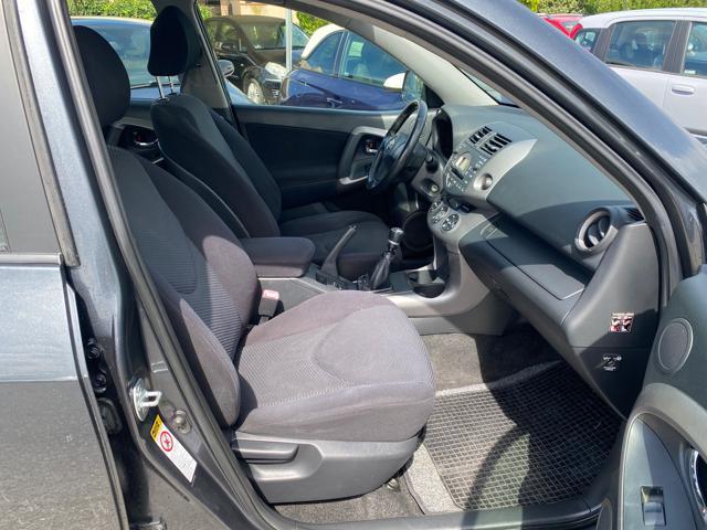 TOYOTA RAV 4 2.2 D-4D 136 CV DPF Sol