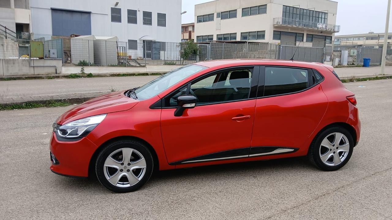 Renault Clio Sporter 0.9 TCe 12V 90CV Costume National