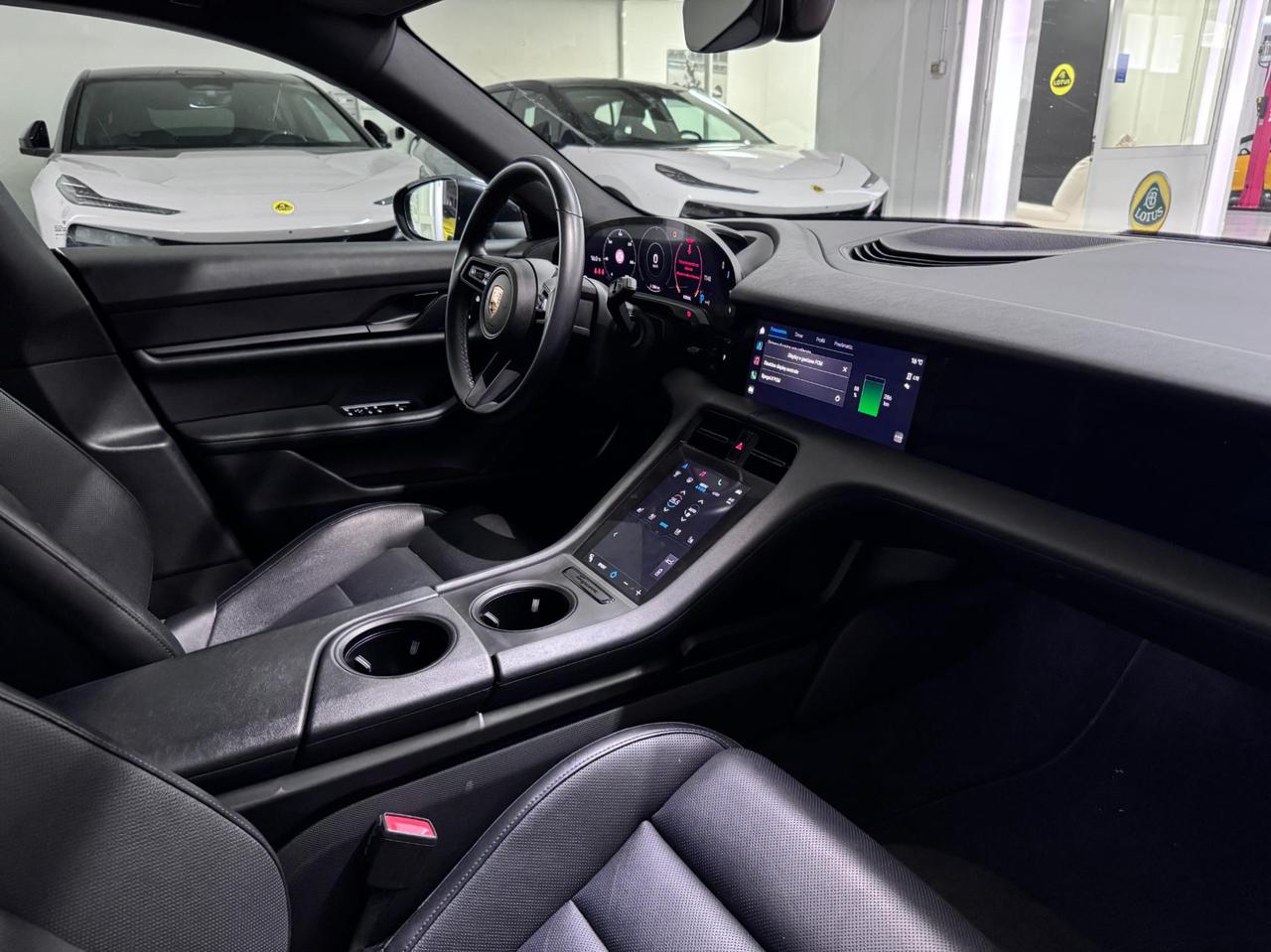 Porsche Taycan Cross Turismo 4S