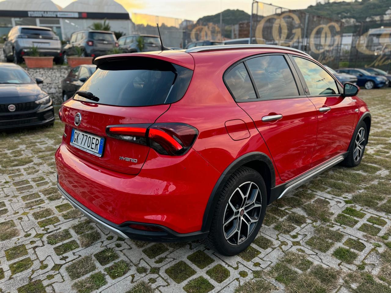 Fiat Tipo 5p. 1.5 Hybrid DCT Cross Red