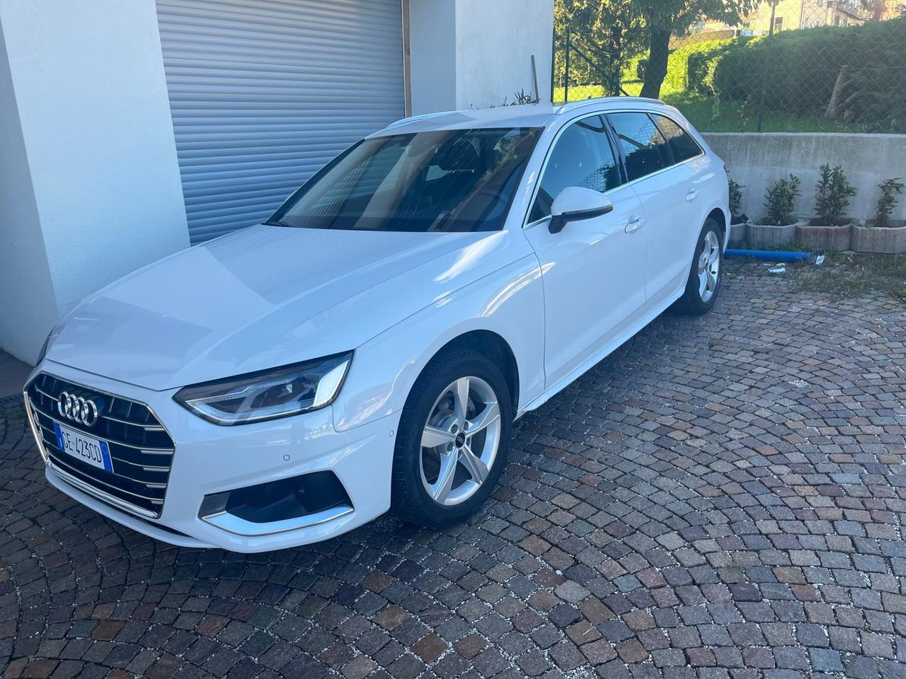 Audi A4 Avant 40 g-tron S tronic Business Advanced