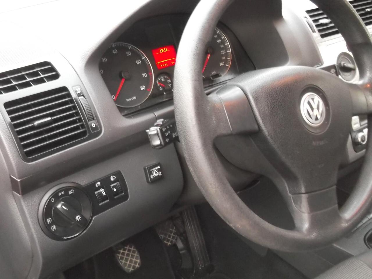 Volkswagen Touran 1.6 Trendline Bifuel G - 30