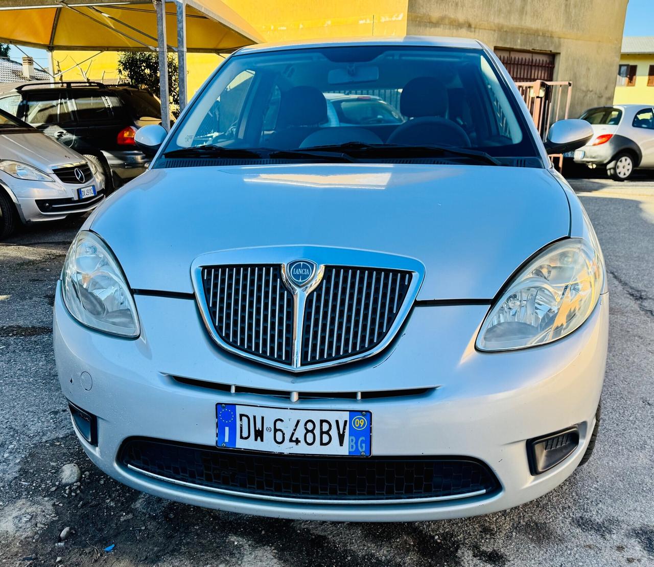 Lancia Ypsilon 1.2 Versus ok Neopatentati