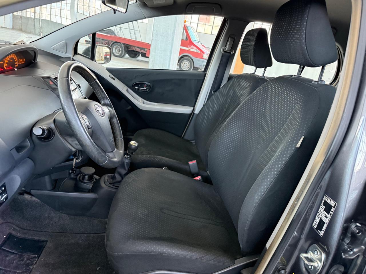 Toyota Yaris 1.3 5 porte NEOPATENTATI