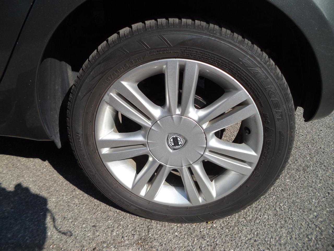 Lancia Ypsilon 1.2 69 CV 5 porte Elefantino Blu OK NEOPATENTATI