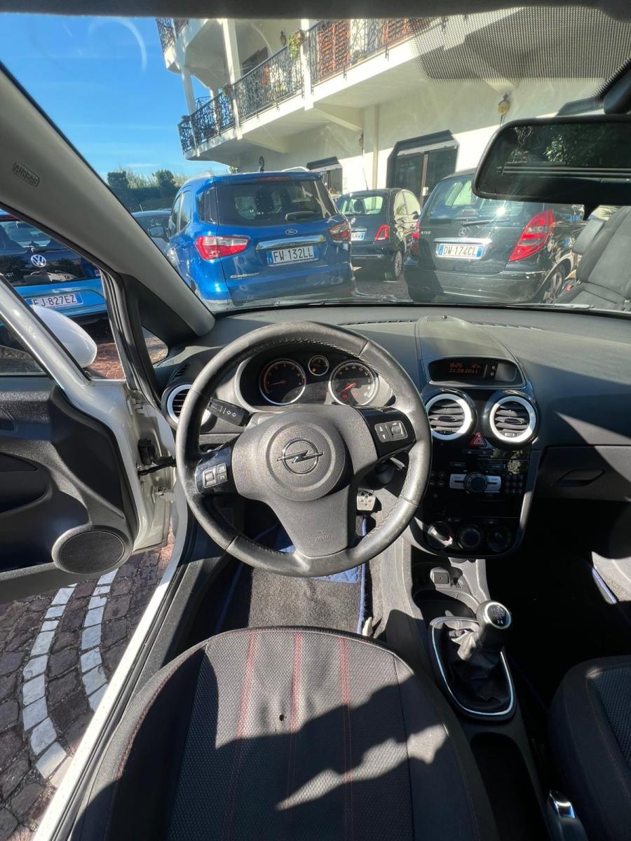 OPEL Corsa 1.2 16V 3 porte B-color