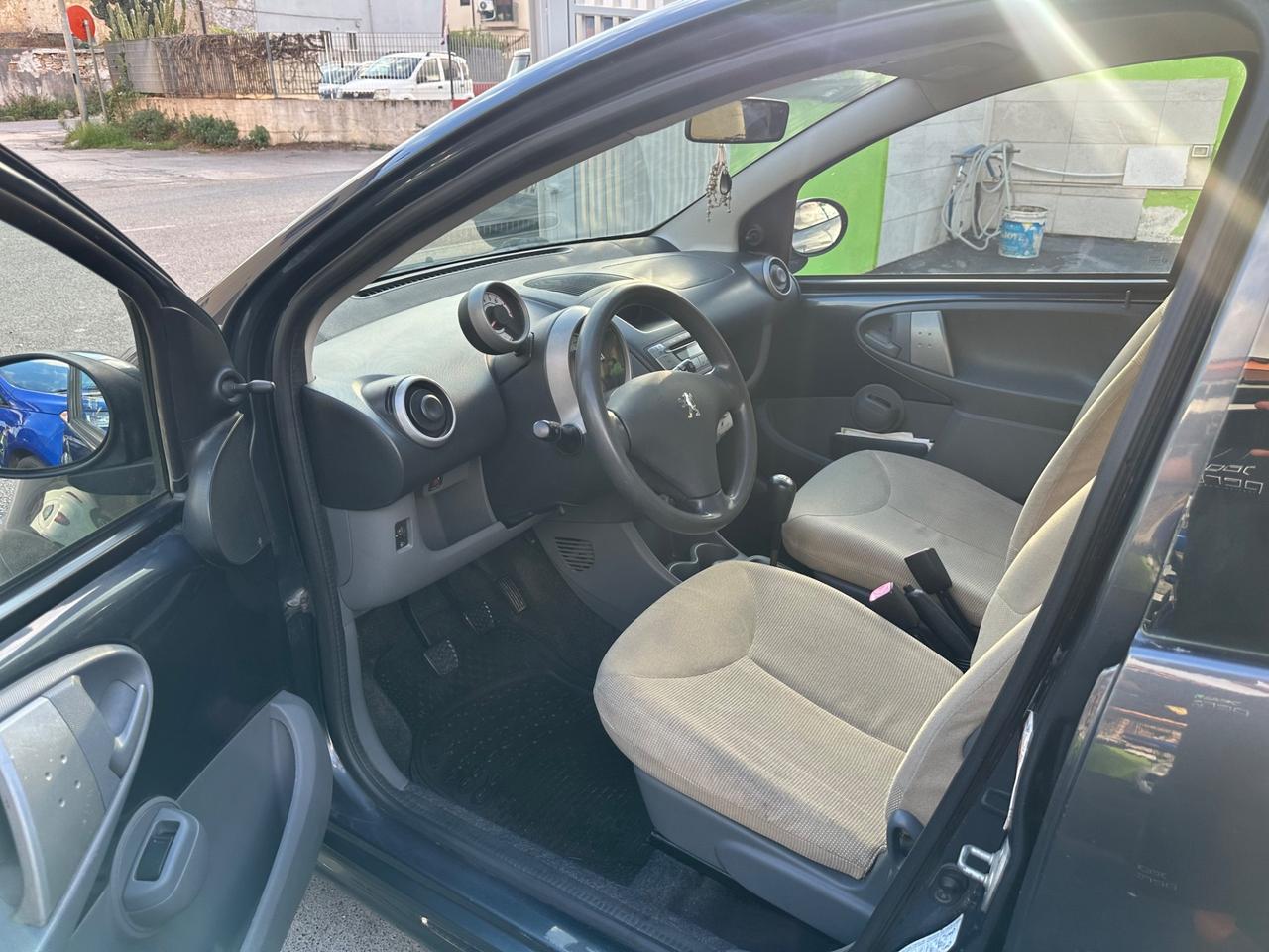 Peugeot 107 1.0 68CV 5p. Sweet Years 2007