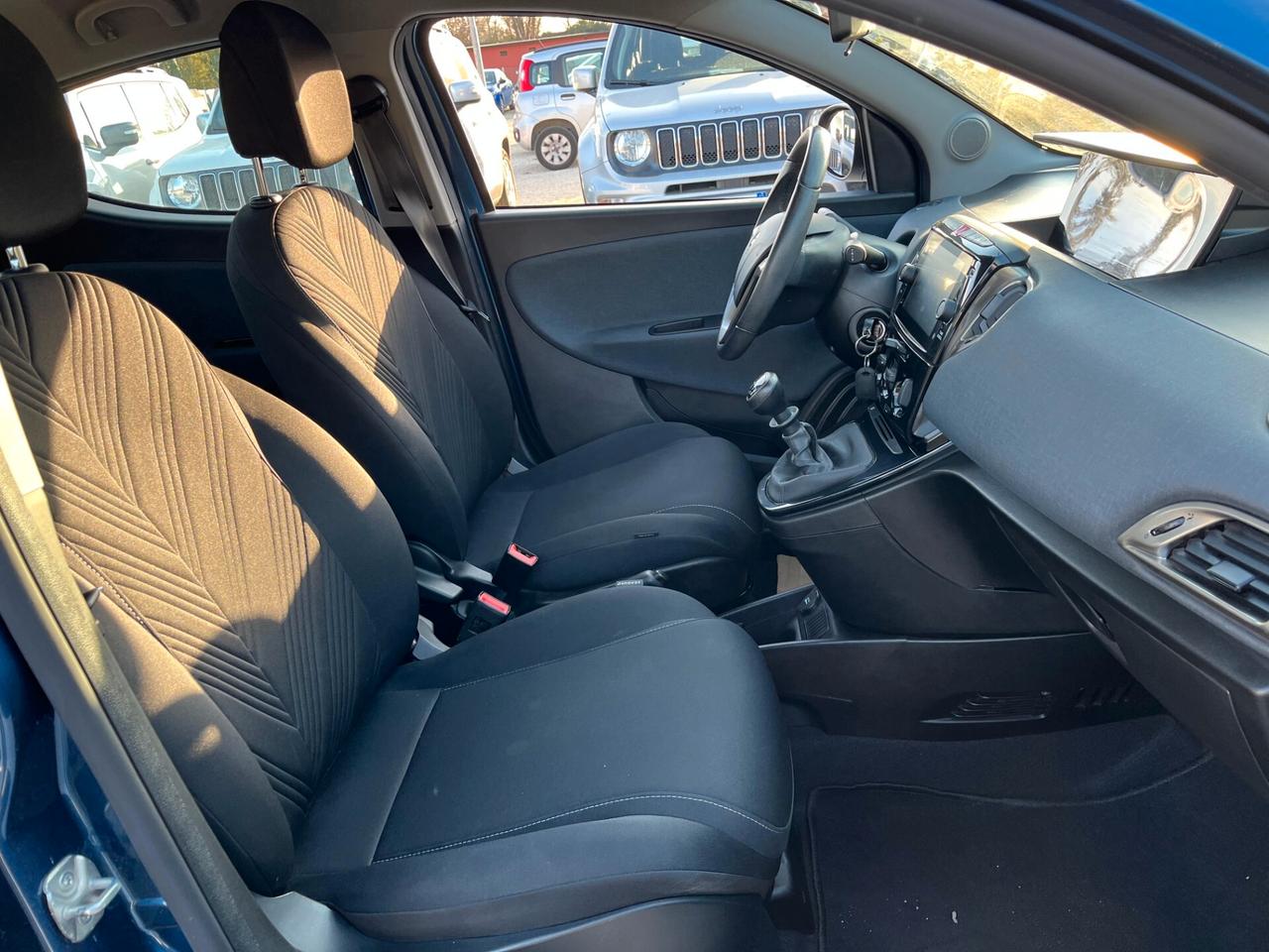 Lancia Ypsilon 1.0 FireFly 5 porte S&S Hybrid Gold