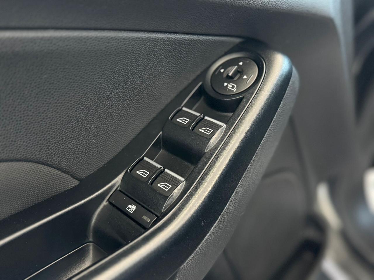 Ford Fiesta 1.0 80CV 5 porte Black & White Edition