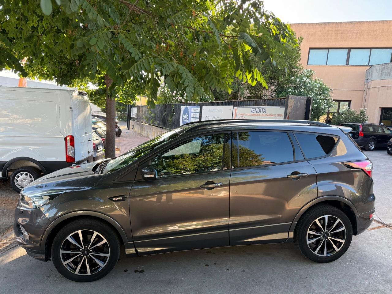 Ford Kuga 1.5 TDCI ST LINE