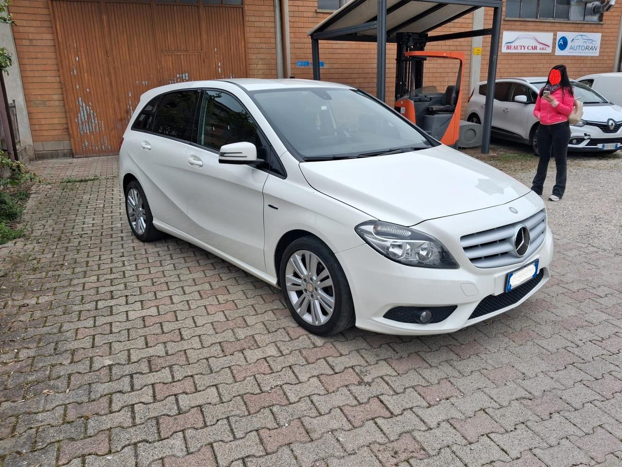 Mercedes-benz B 180 BlueEFFICIENCY Premium