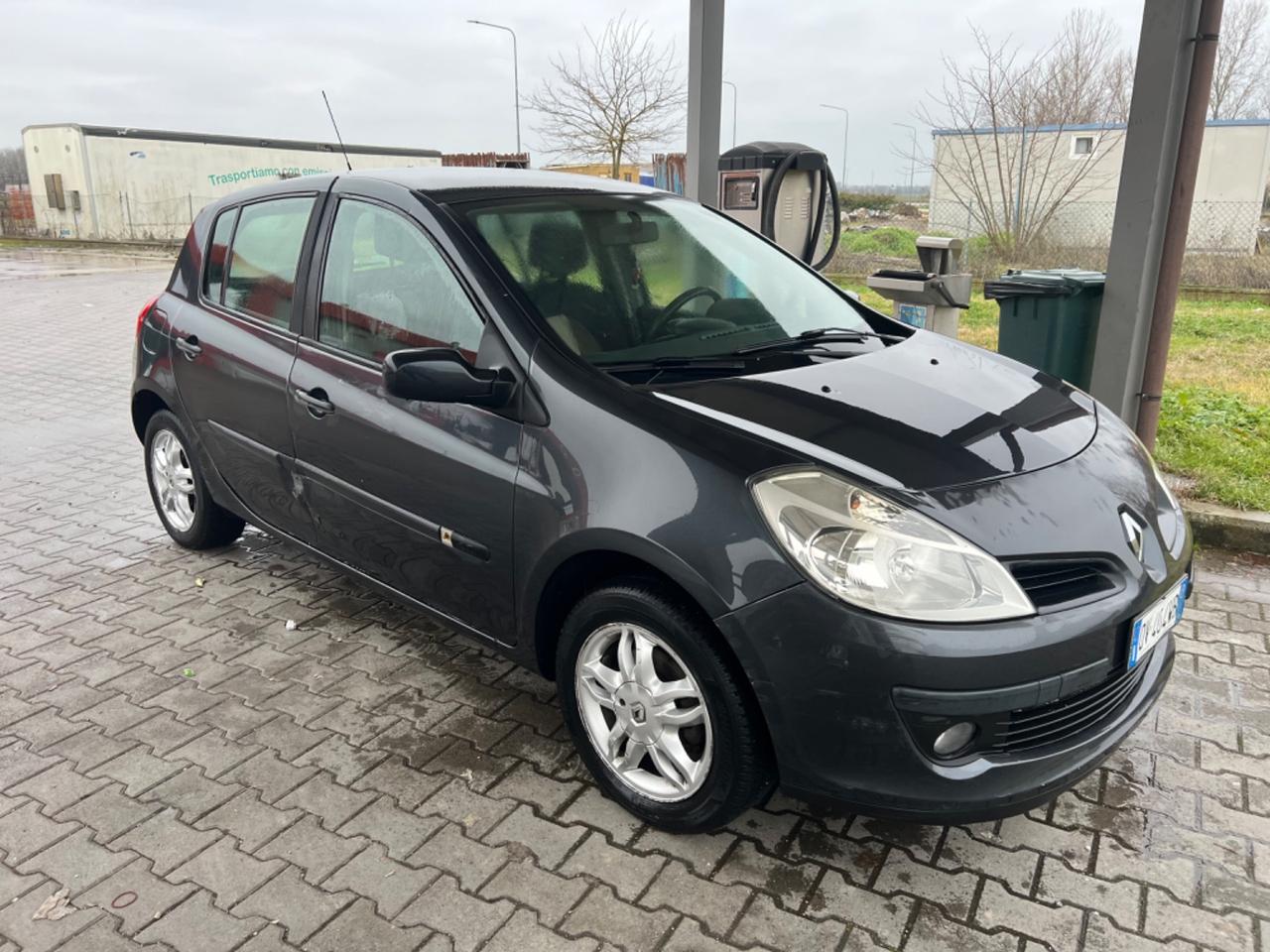 RENAULT CLIO 1.2 GPL VALIDO MODELLO LE IENE NEOPATENTATI
