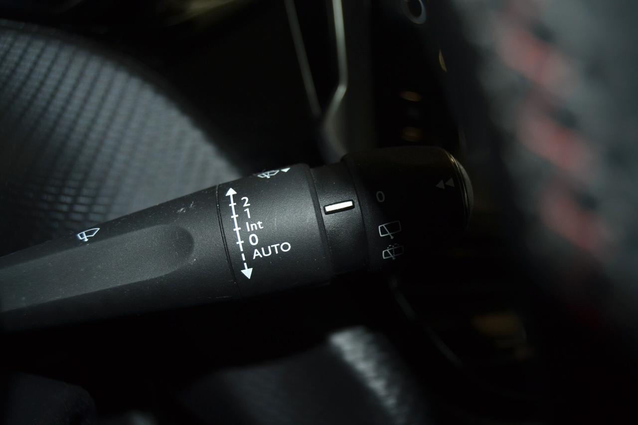 Peugeot 2008 BlueHDi 120 GT-Line Navi/Tetto