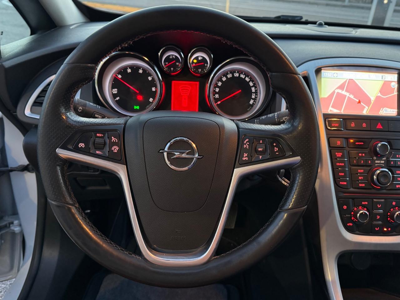 Opel Astra GTC 2.0 CDTI 165CV Cosmo