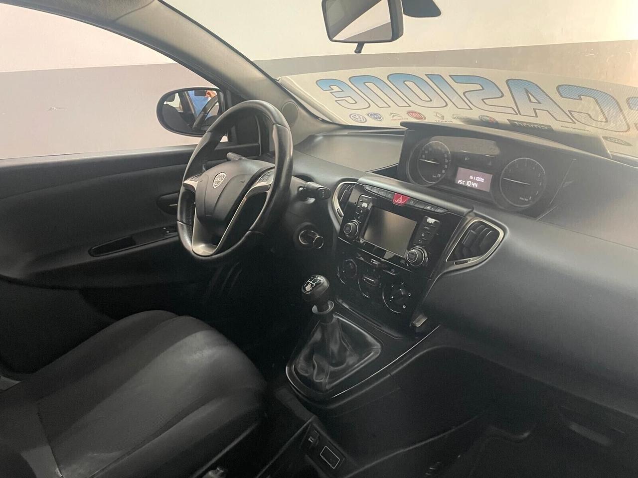 Lancia Ypsilon 1.2 69 CV 5 porte S&S Platinum