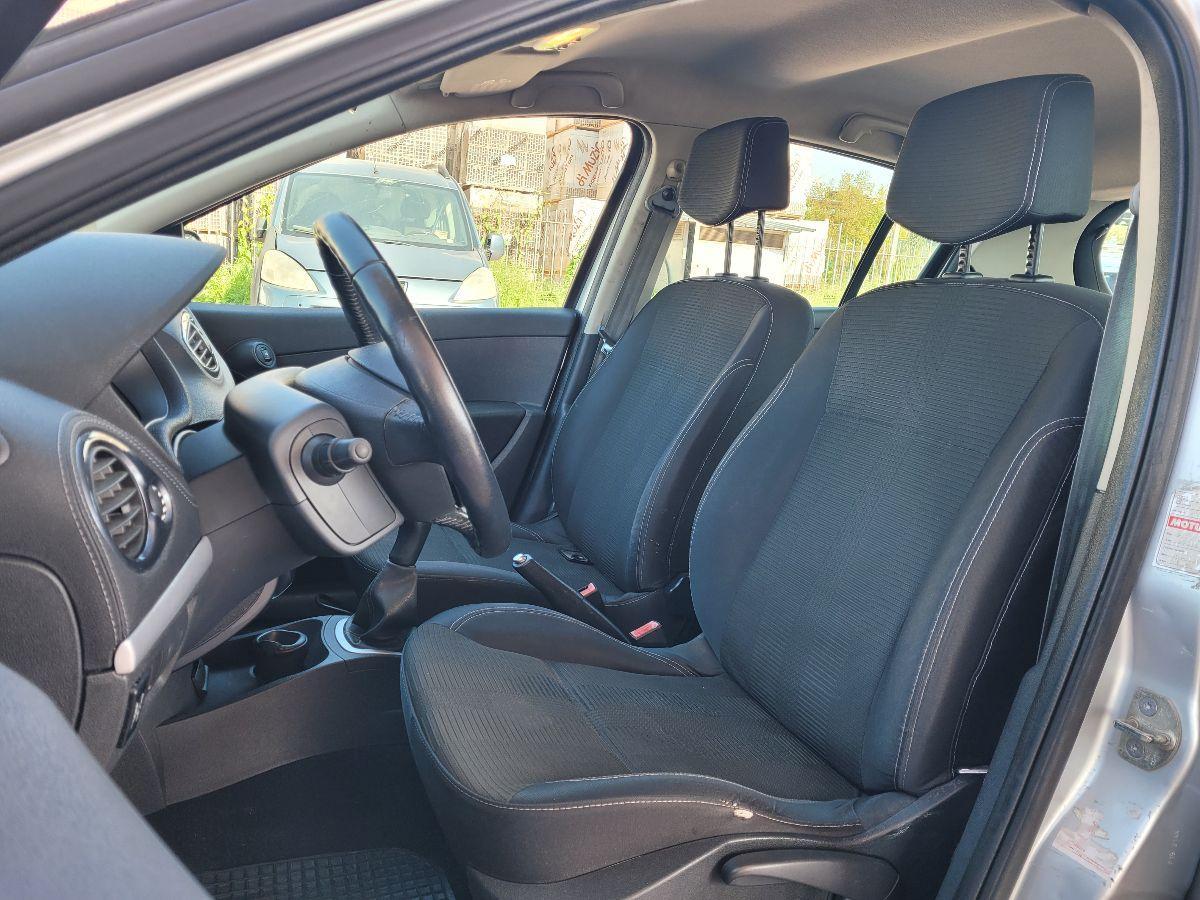 RENAULT - Clio