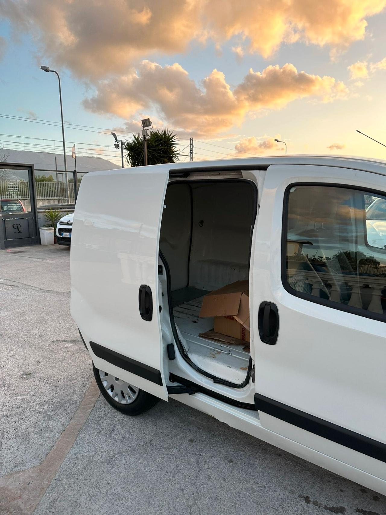 Peugeot Bipper cambio automatico/COIBENTATO 1.4 DIESEL